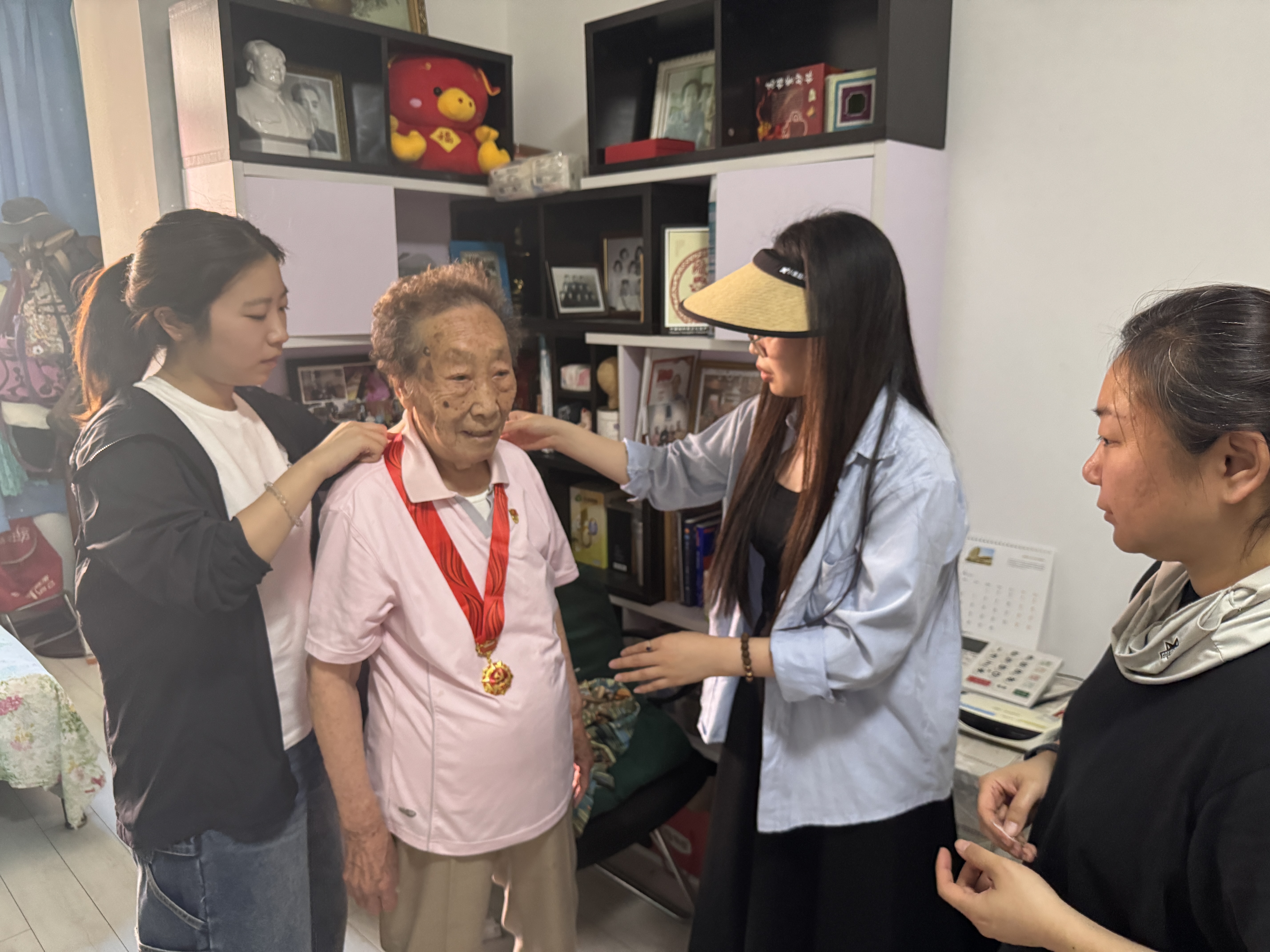 老党员新风采倡议